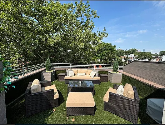 Rented by Arena Real Estate | media 28