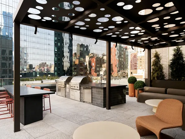 550 10th Avenue image 12 of 15