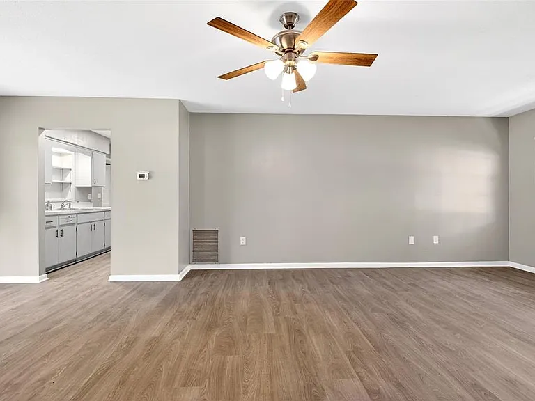 3423 SW 27th St — Photo 15