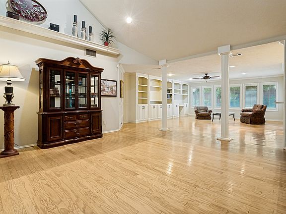 5th image of 1411 Clubview Ct