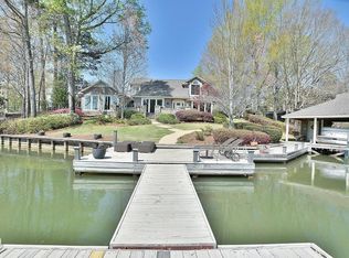 239 Robin Dr, Hamilton, GA 31811