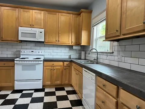 510 NE 80th Ave — Photo 9