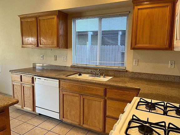 4th image of 1741 Venice Cir