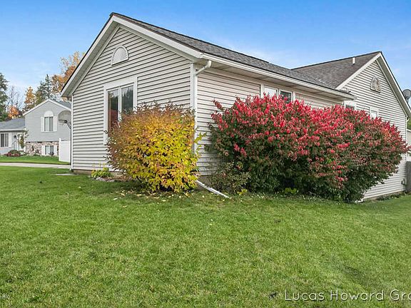 3rd image of 5689 Gatewood Dr SE
