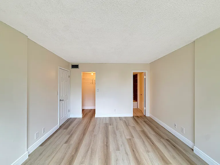 113 Royal Park Dr #2C — Photo 17