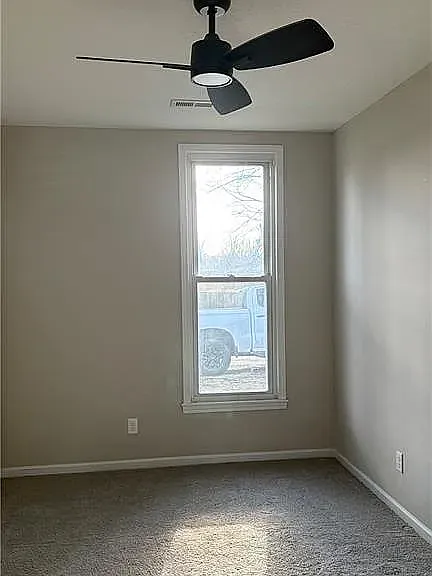 104 S Clark St — Photo 21