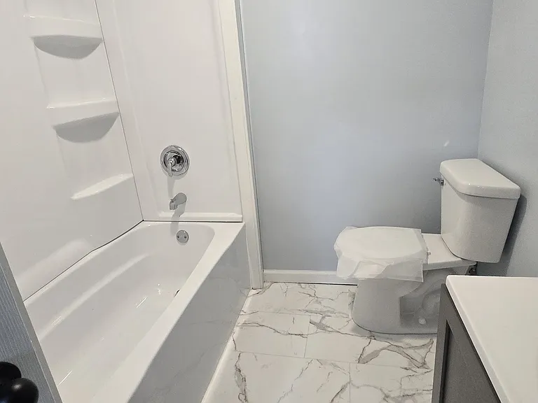 724 E Lawrence St — Photo 7