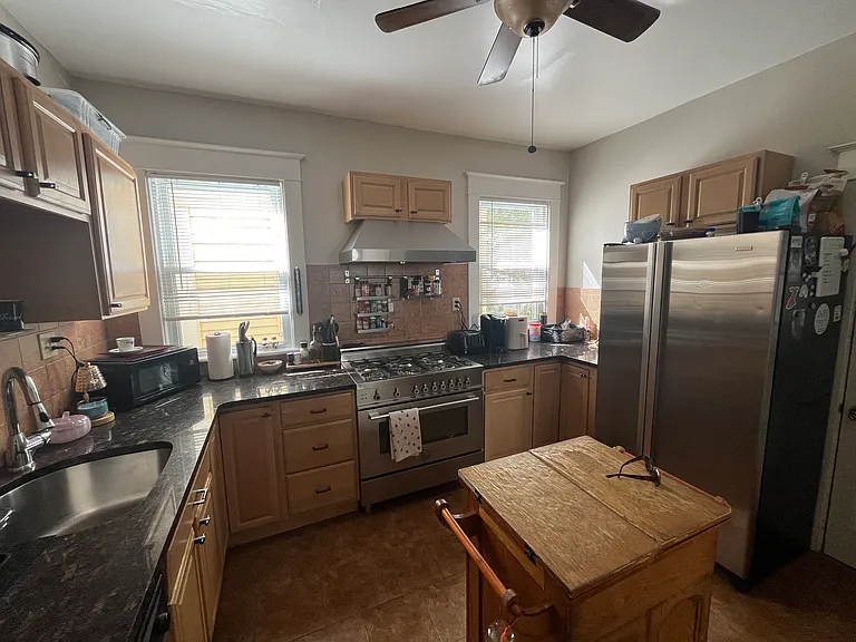 639 Myrtle Ave #2 — Photo 1