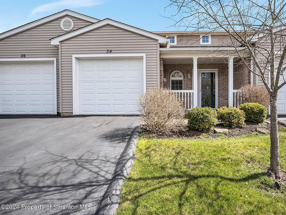 1st image of 34 Parkland Dr