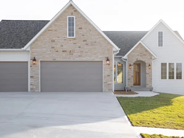 4442 N Seabiscuit Cir, Bloomington, IN 47404
