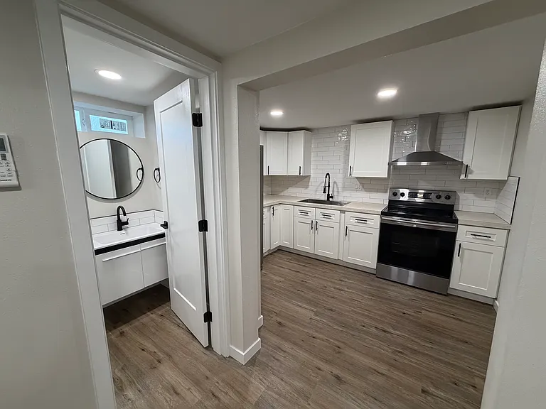 524 N 8th Ave #A — Photo 1