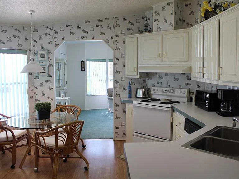 8314 Nancy Ln — Photo 3