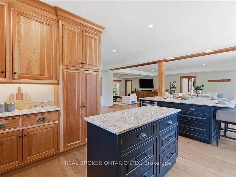 4589 Watson Rd S — Photo 10