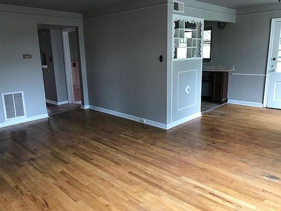 2nd image of 3001 W Tower Ave