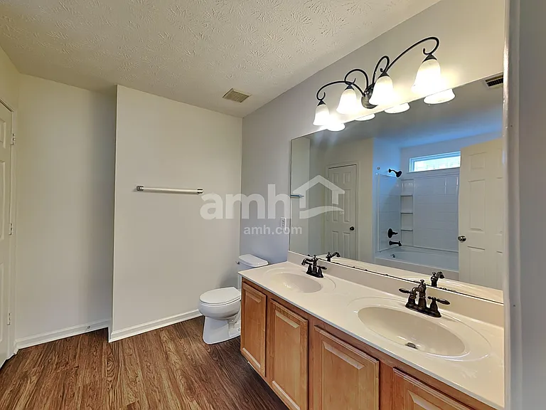 2641 Farmstead Ct — Photo 11