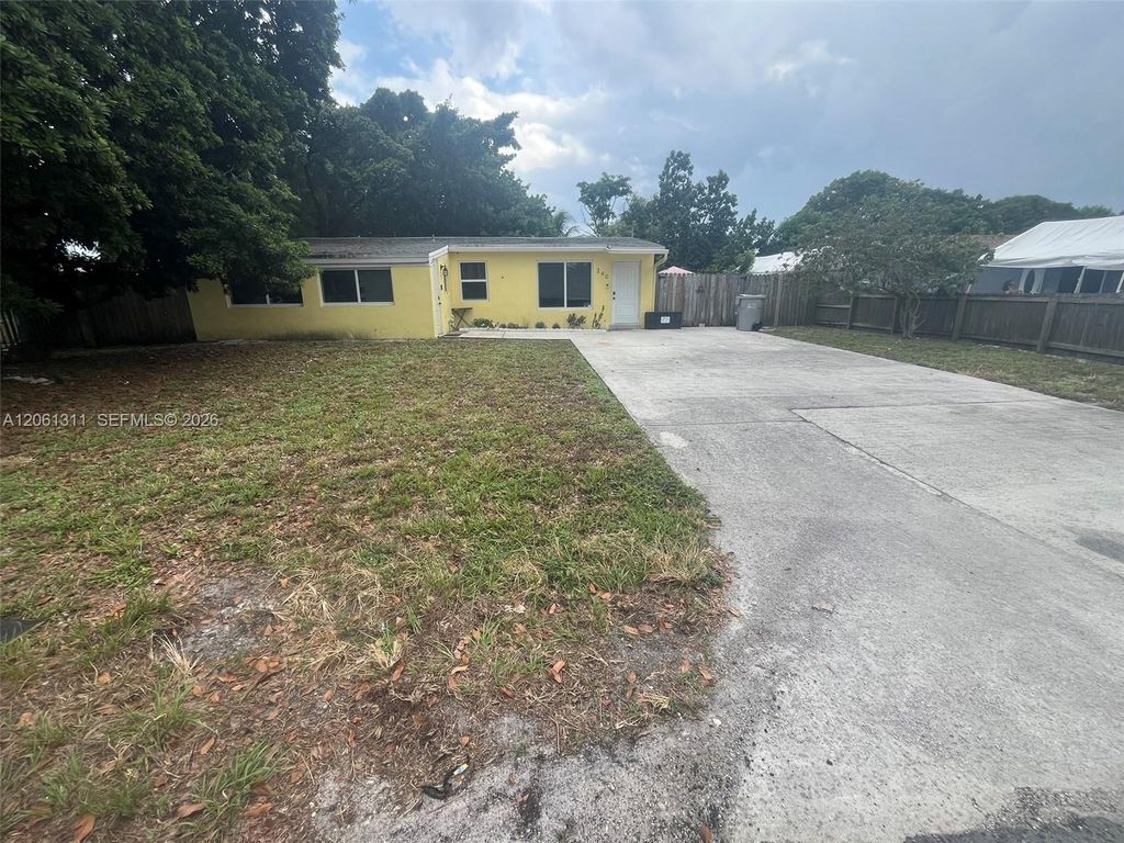 240 NE 23rd Ct, Pompano Beach