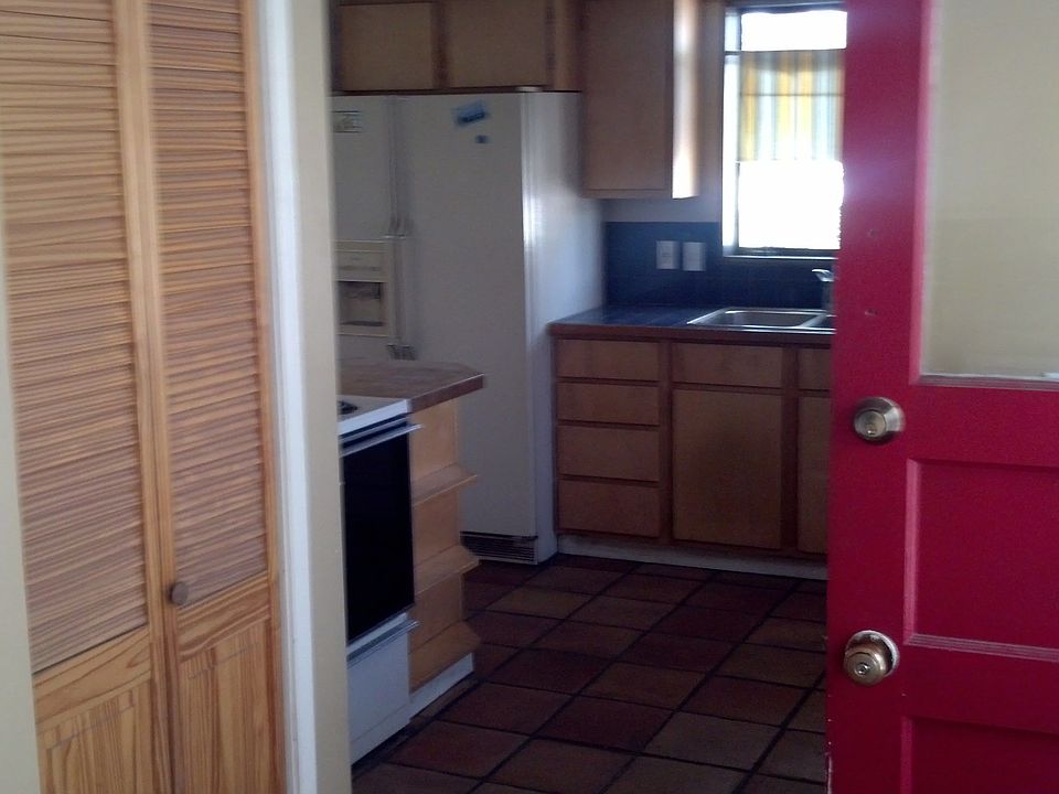 1st image of 412 E Truman Ave