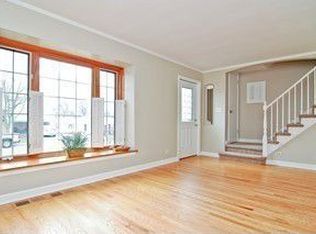 601 Buckingham Pl, Libertyville, IL