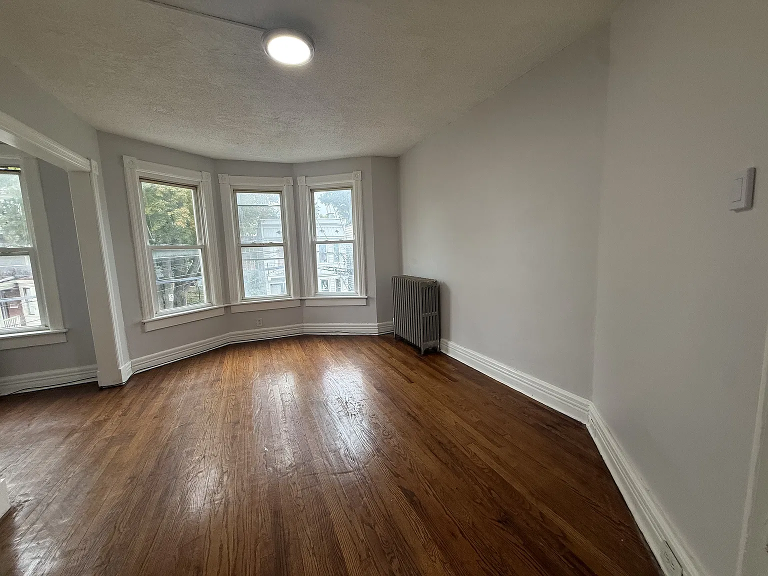 380 Orange Street - 2 — Photo 4