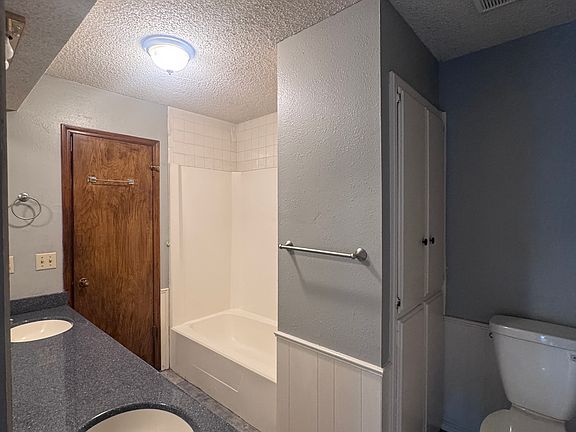 5th image of 1704 N Gleason Ave