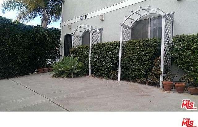1st image of 3915 S Centinela Ave
