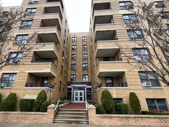 150 West End Avenue image 1 of 11