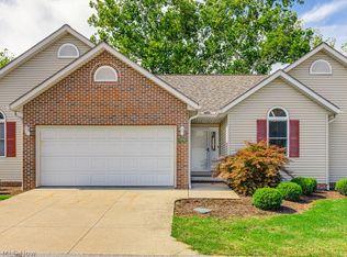 1378 Waters Edge Dr, Akron, OH 44313