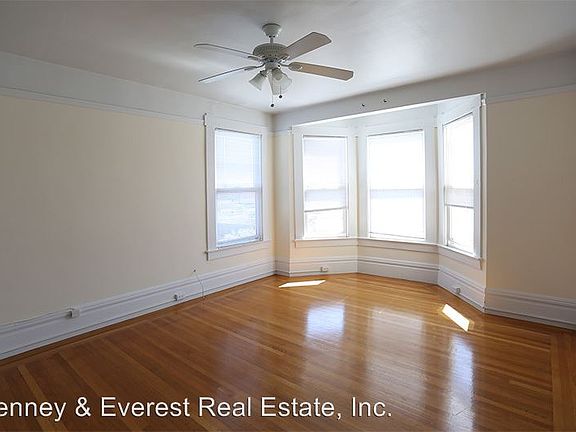3rd image of 3122 Sacramento St APT 5
