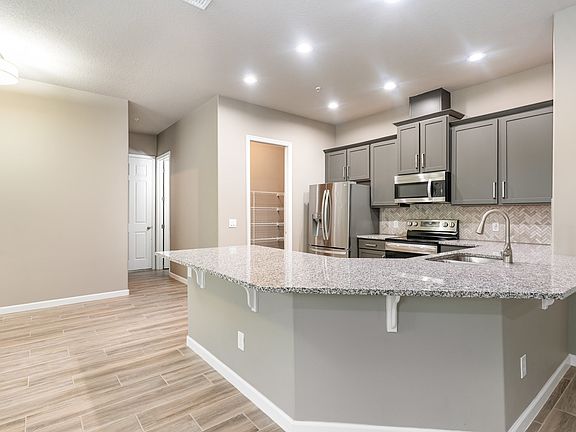 2nd image of 735 Lanai Cir #105