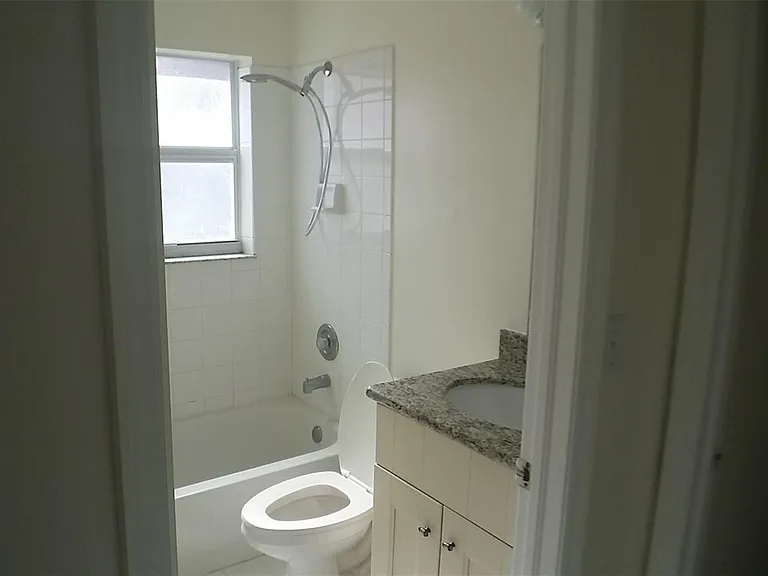 14241 SW 151st Ave — Photo 18
