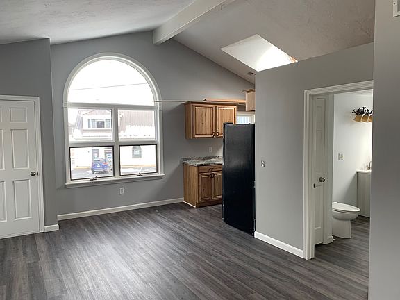 4th image of 153 Lafayette Rd Unit 1
