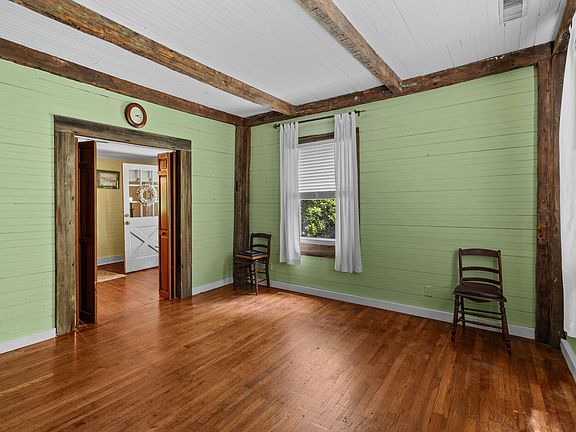 4th image of 3415 Mount Willing Rd