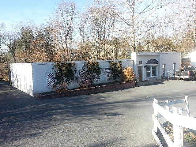1st image of 1812 Willow Street Pike