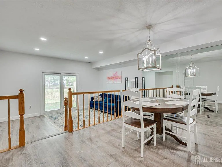 822 Darlington Dr — Photo 8
