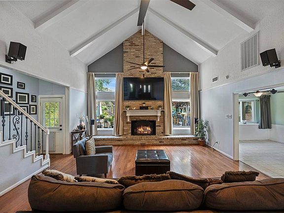 4th image of 16229 Singapore Ln