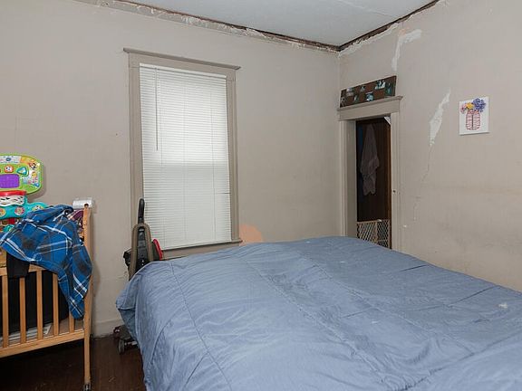3rd image of 482 Washington Ave S
