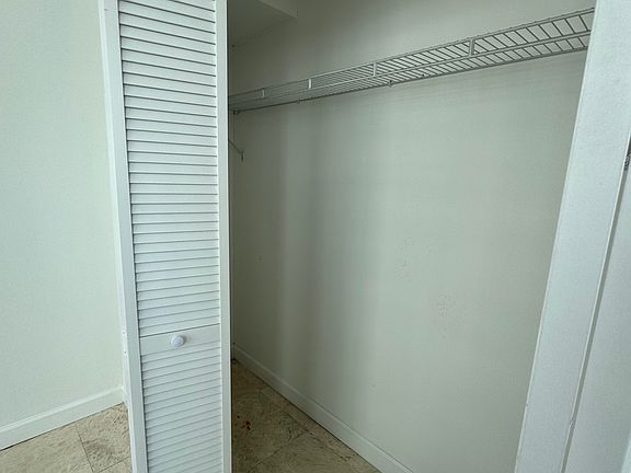 5th image of 999 Brickell Bay Dr APT 1808