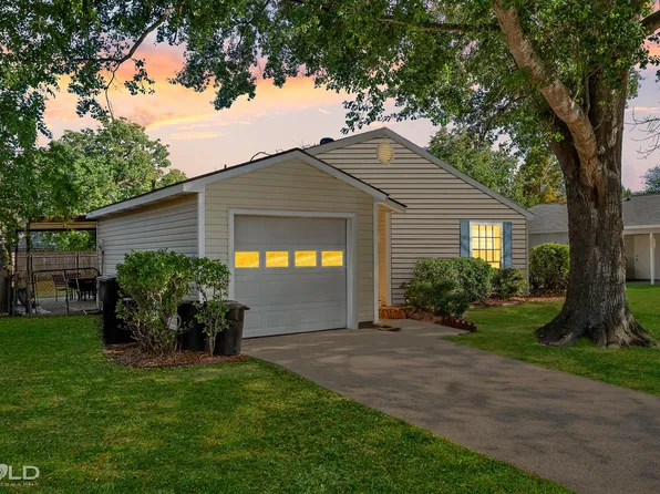 4803 Longstreet Pl, Bossier City, LA 71112