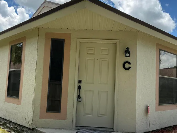 2820 Stoneway Ln, Fort Pierce, FL 34982