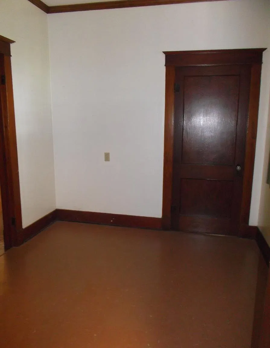 3 bed, 2500 sqft, $1,600 — Photo 3