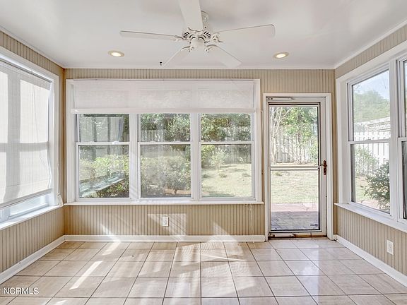 5th image of 978 Birch Creek Dr