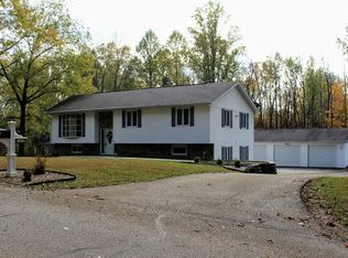 37 Sherwood Ln, Bedford, IN 47421