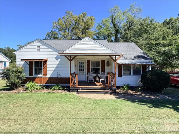 321 21st St SW #41-42, Hickory, NC 28602