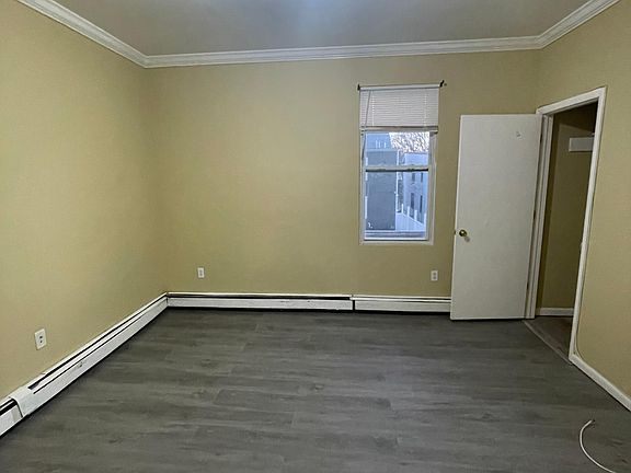 5th image of 33 Berkshire Pl APT 1