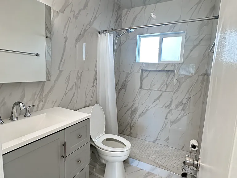 918 E Acacia Ave #K — Photo 12