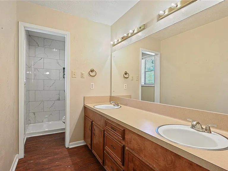 2505 Rustling Oaks Dr — Photo 13
