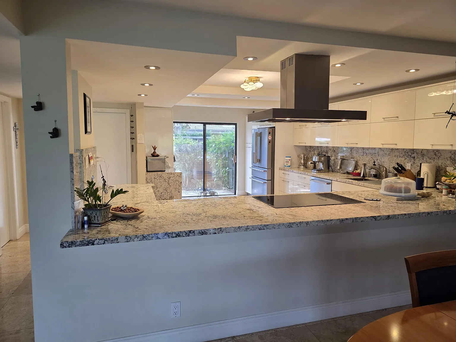 3 bed, 2.5 bath, 1836 sqft, $3,400 — Photo 4