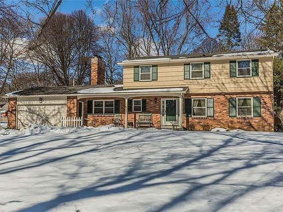 2nd image of 44 Shire Oaks Dr