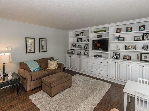 4th image of 13595 Sweet Briar Pkwy