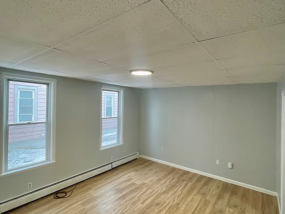 5th image of 11 Saint Thomas Pl APT 2